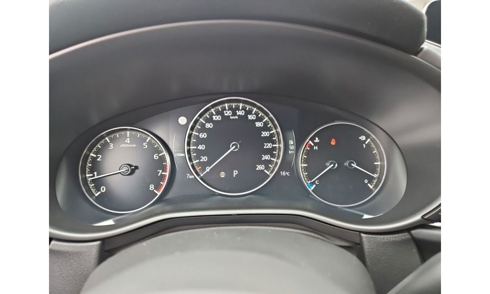 560733