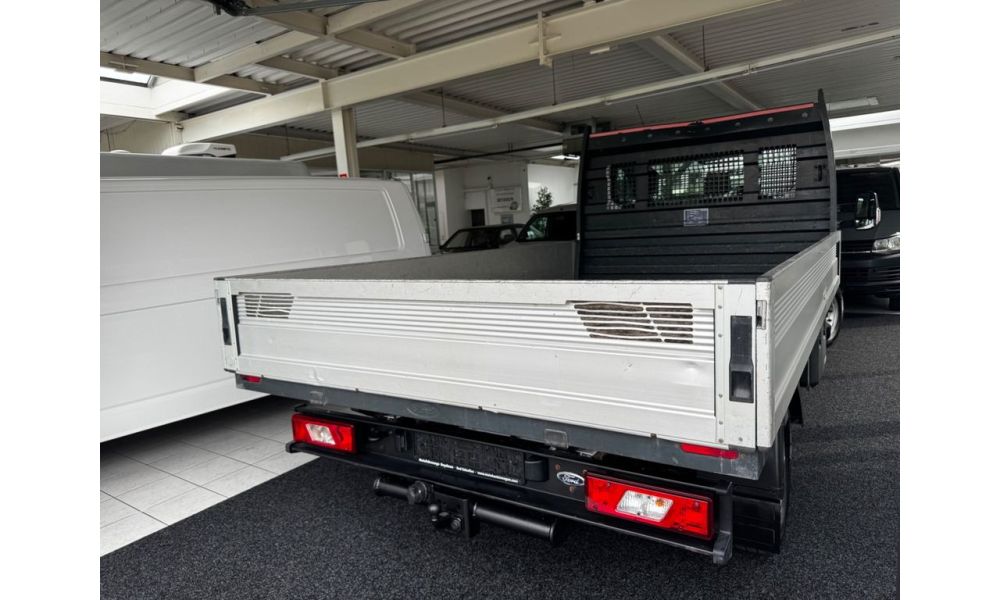 676081