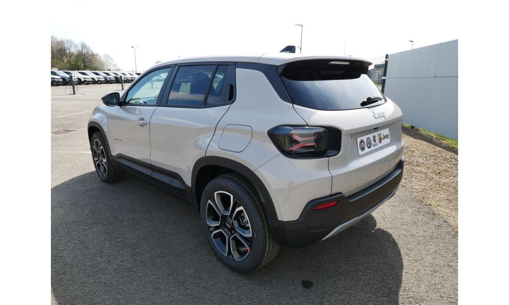 908777
