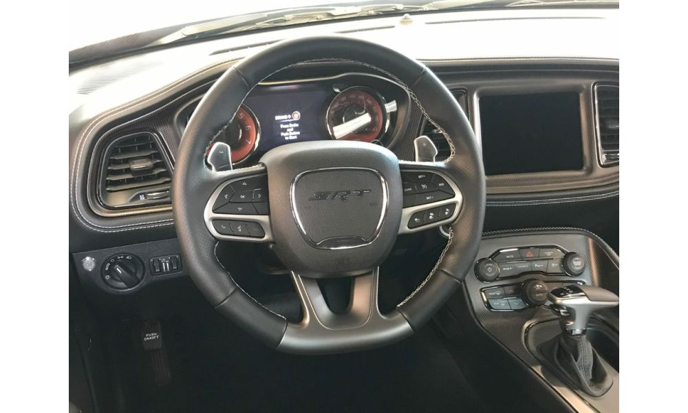 897761