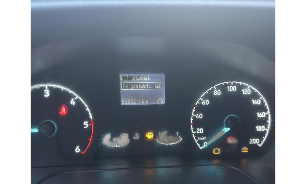 848562