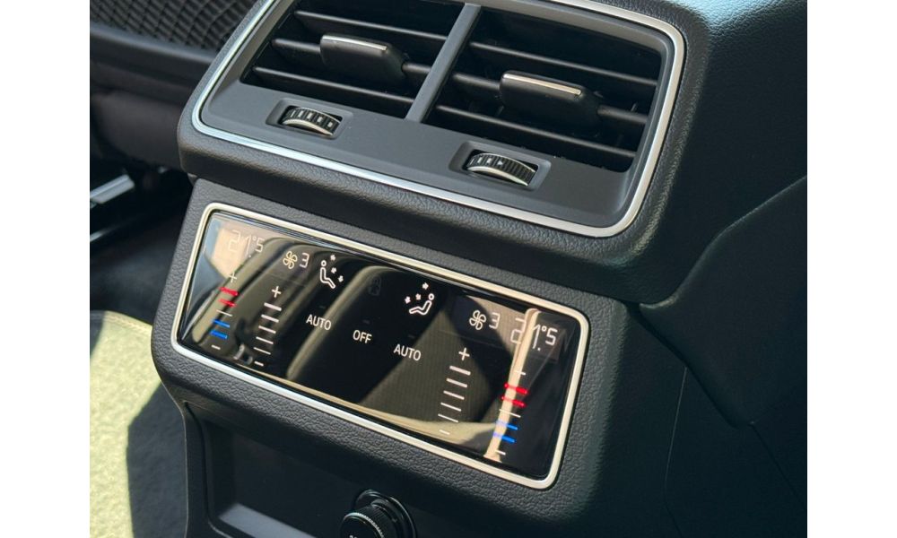29995