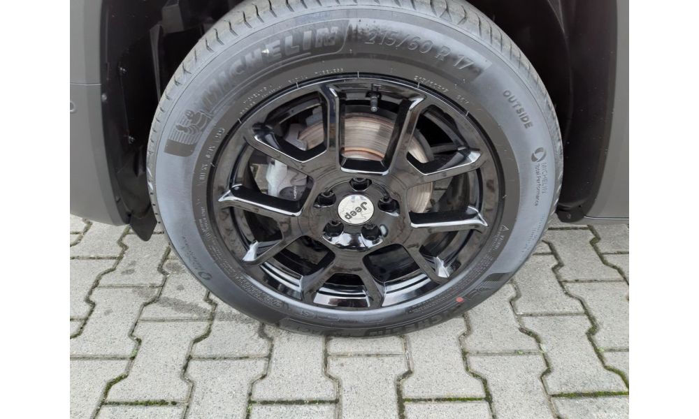 845761