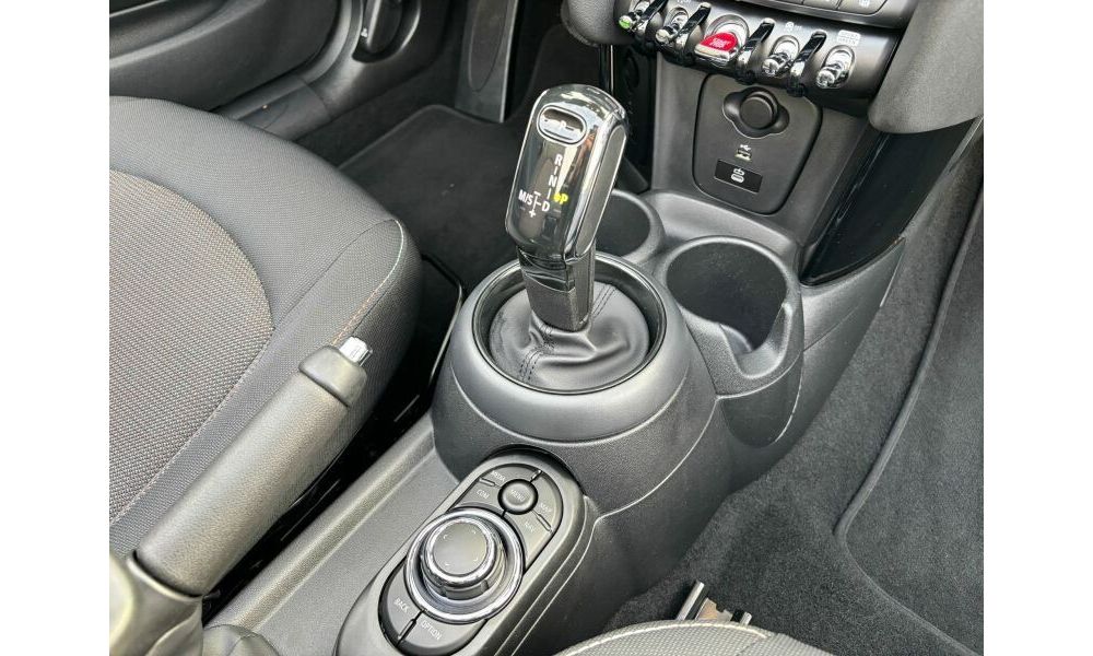 869678