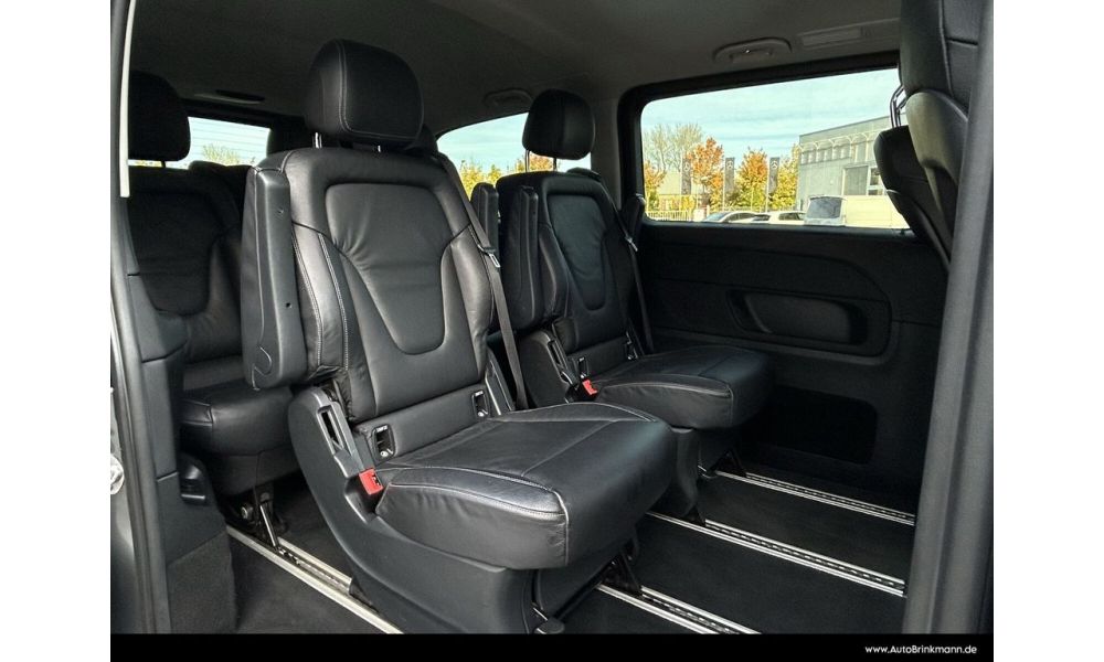 399560