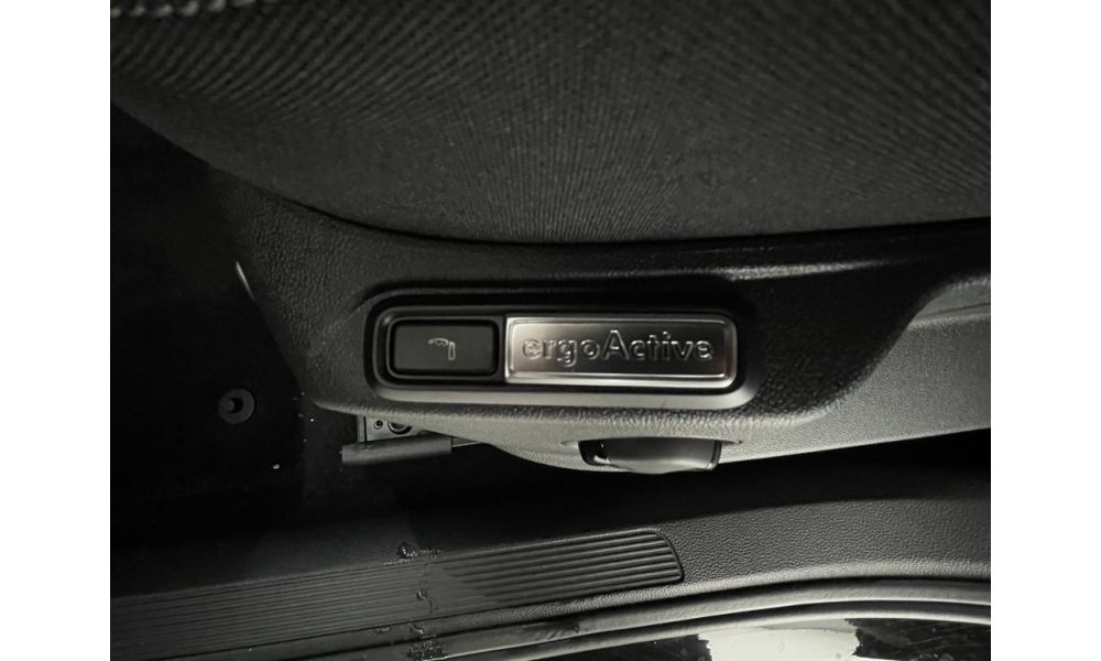 685943