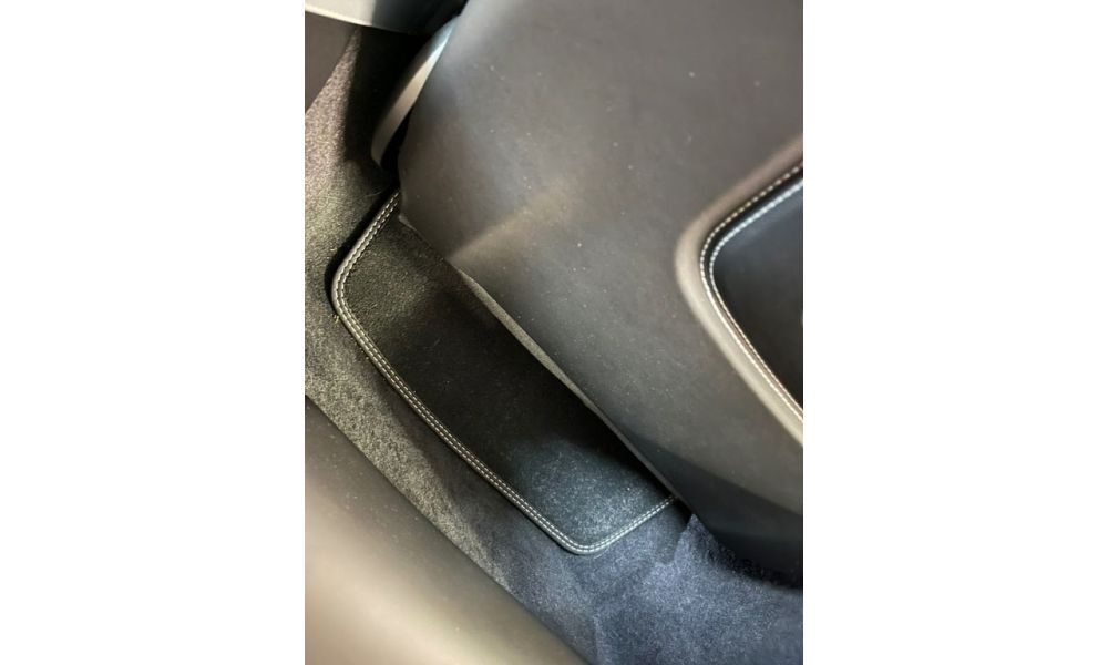 887916