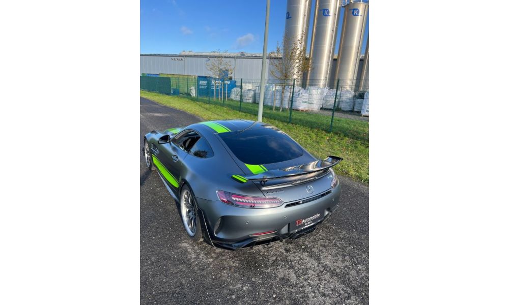 911978