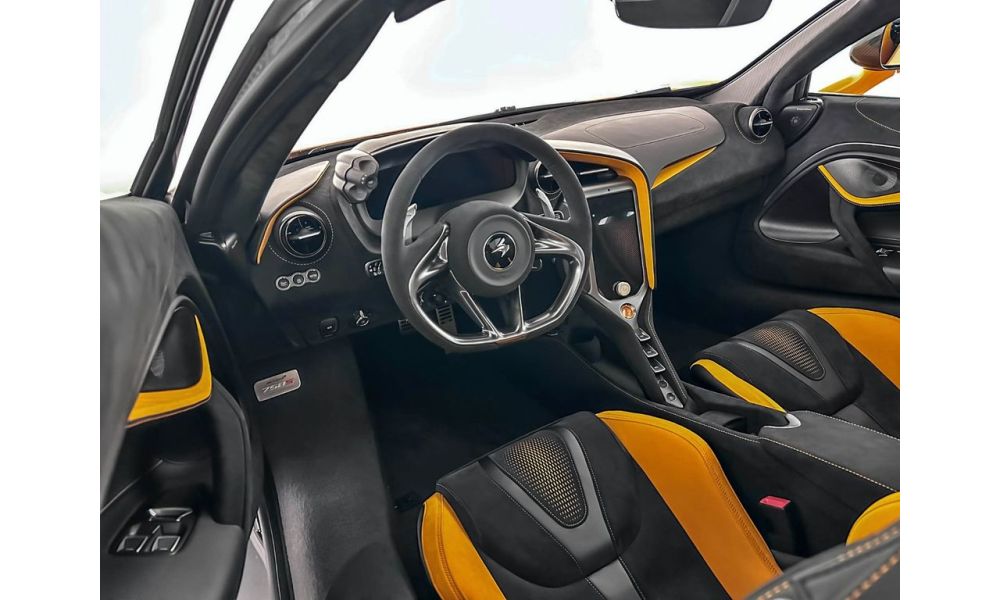918082