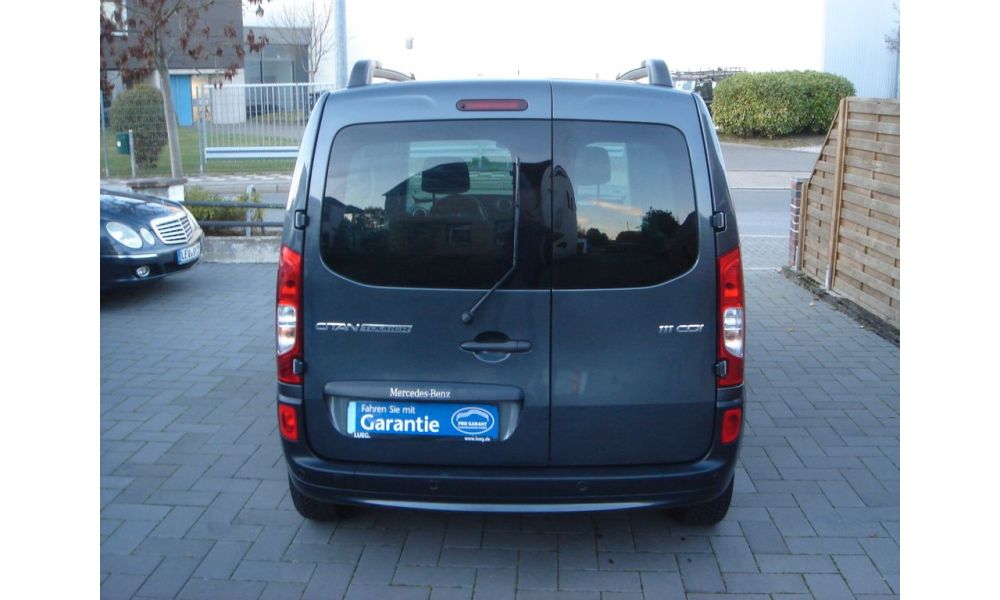981737