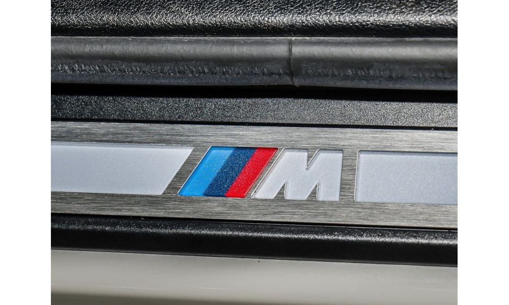 887012