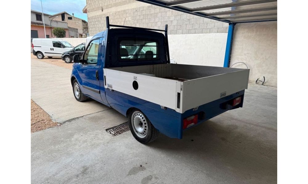 541877