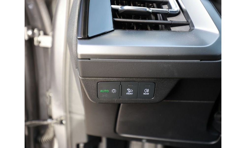 845583