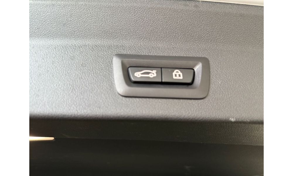 688853