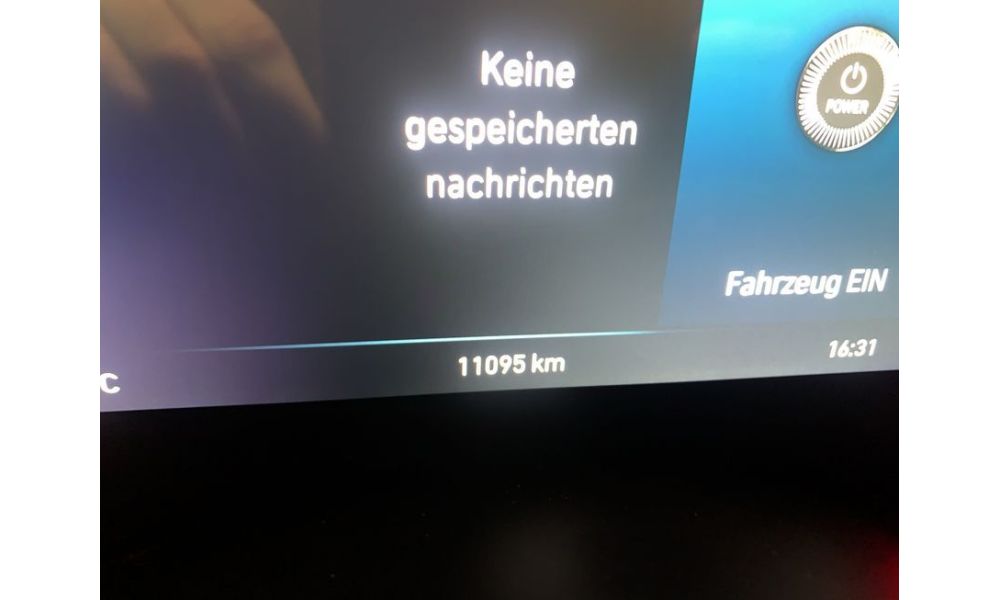 228986