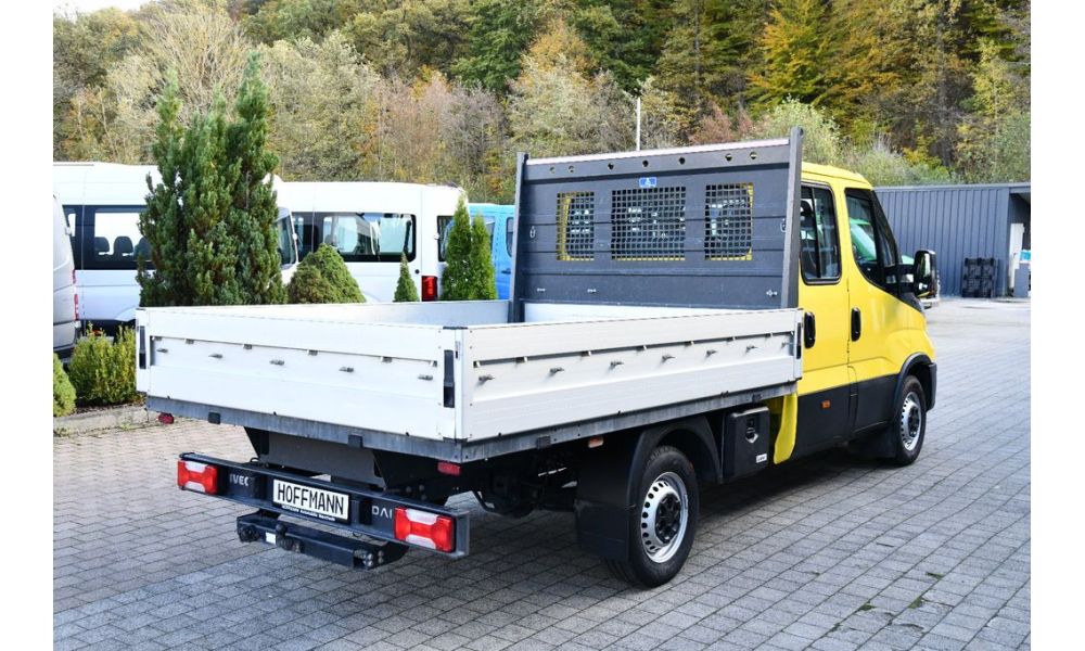 894049