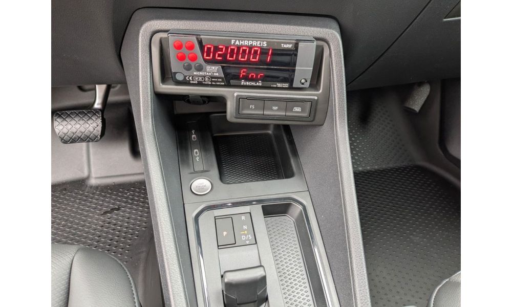 993228