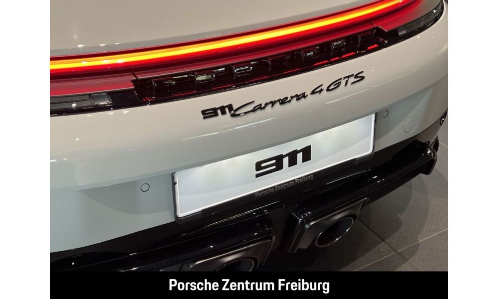 912379