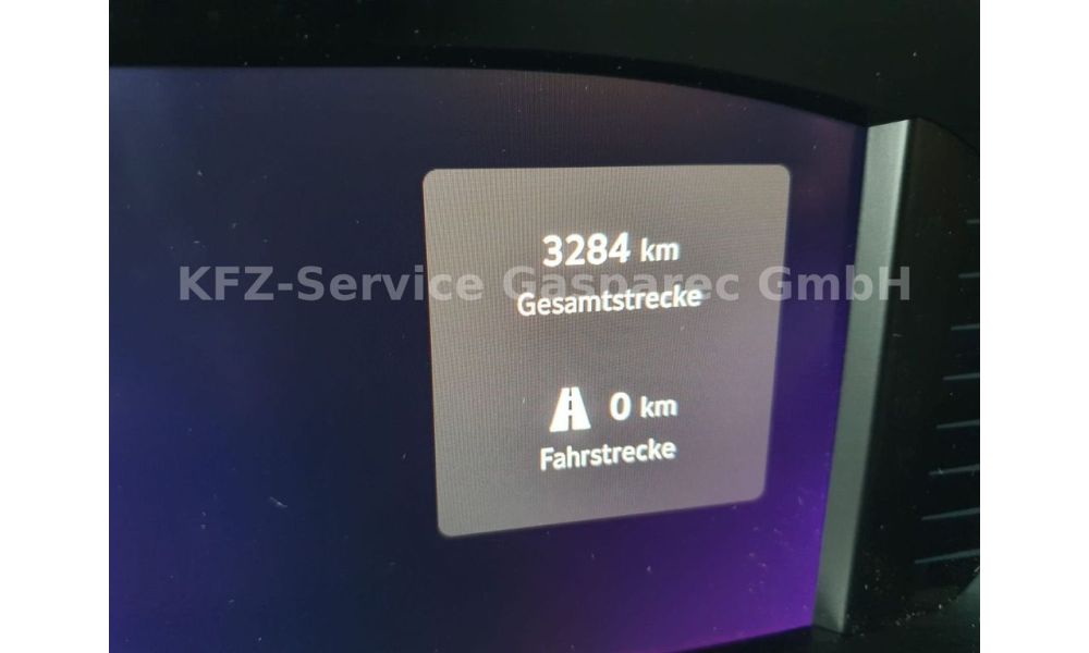850028