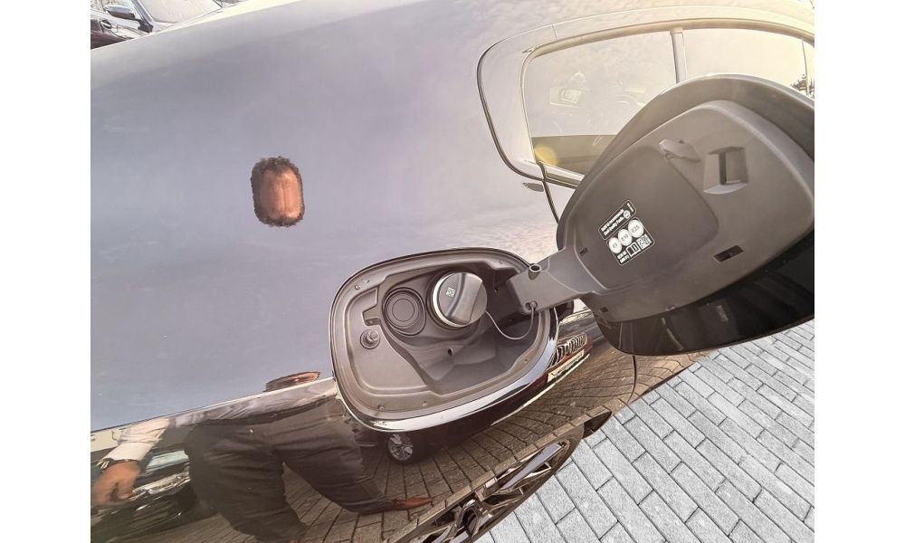 996078