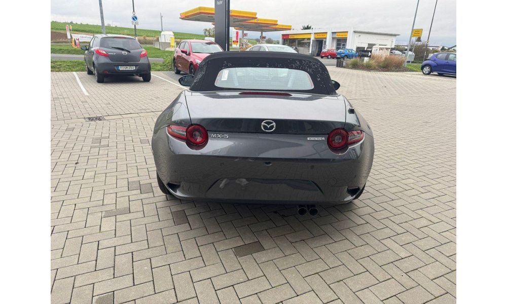 915692