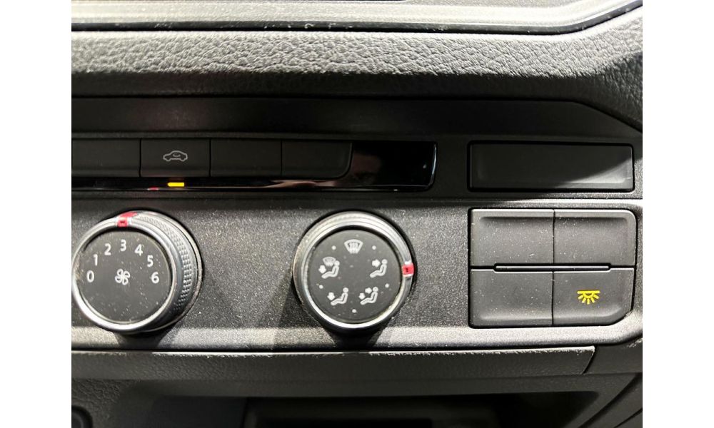 338105