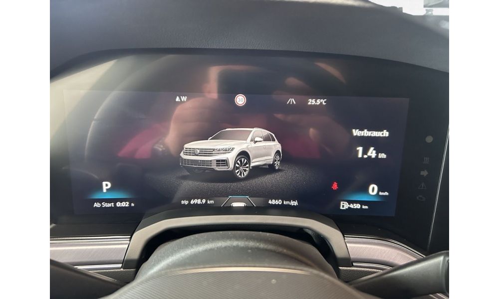 596772