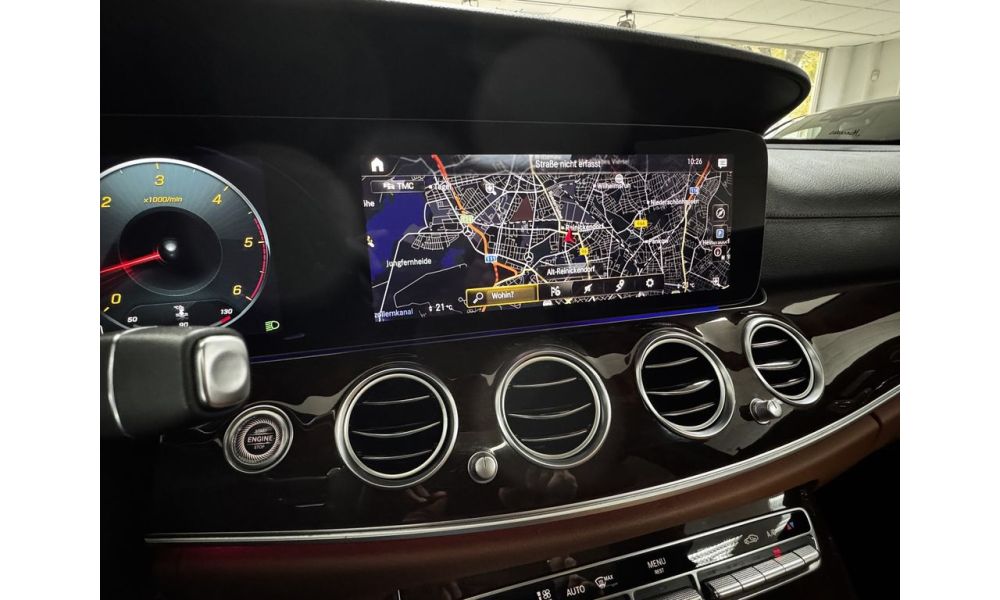 311928
