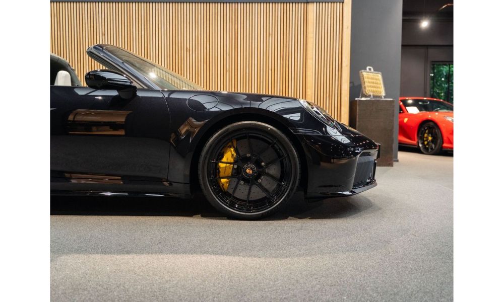 718113