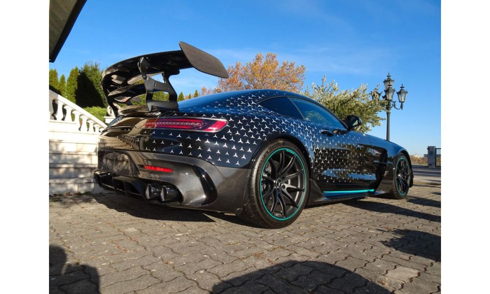 876704