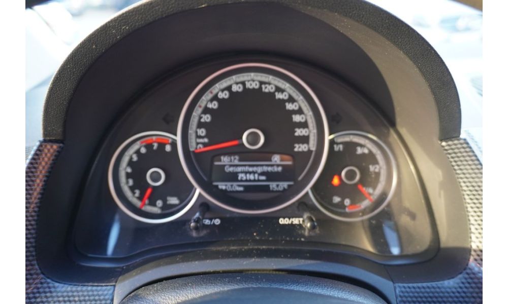 833628