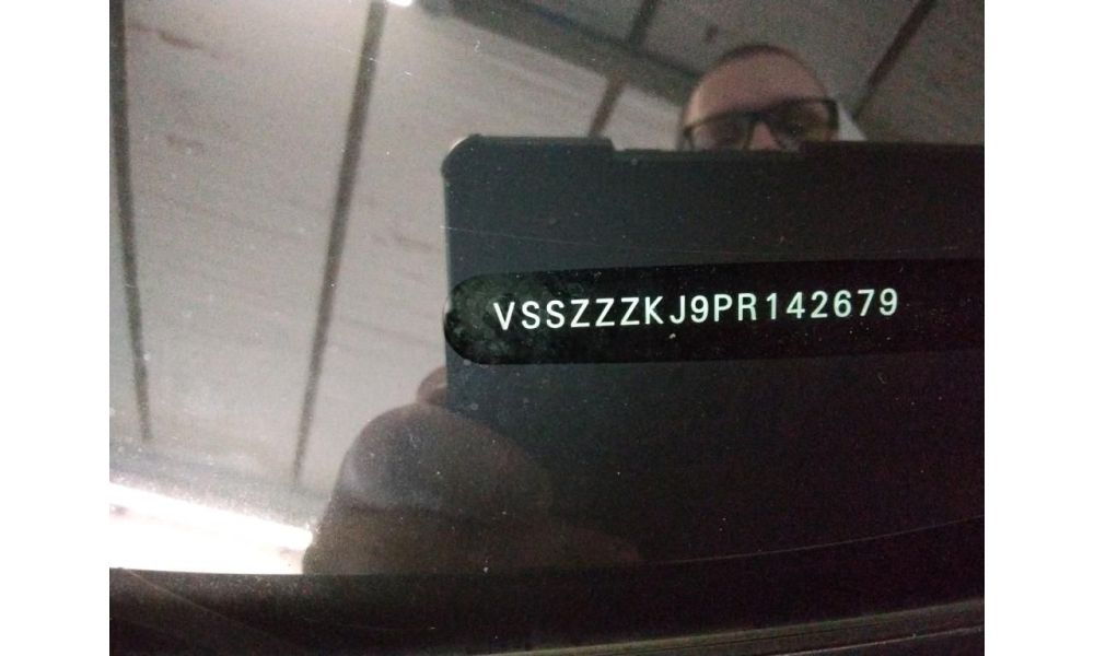 973598