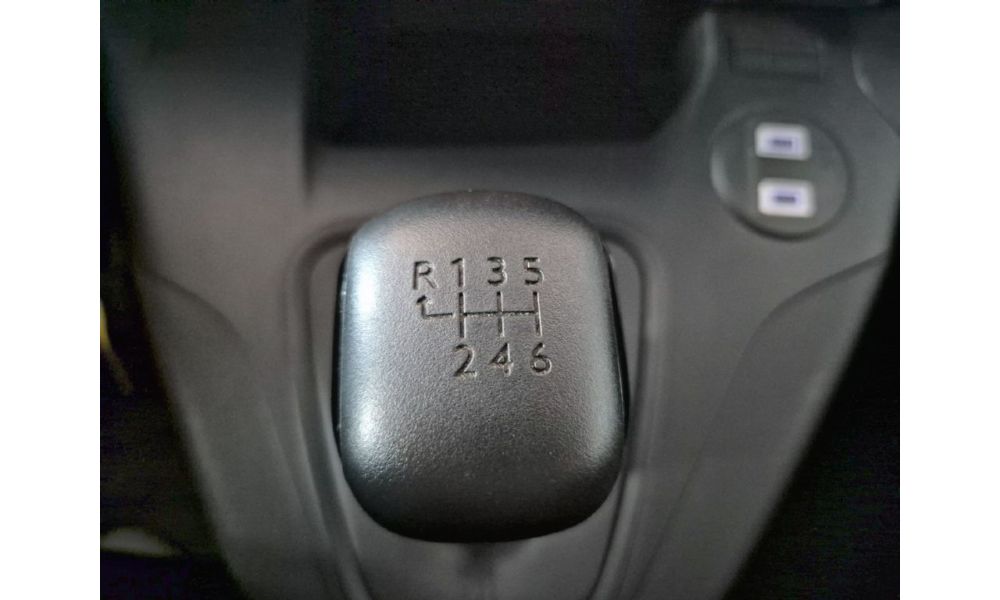 484083