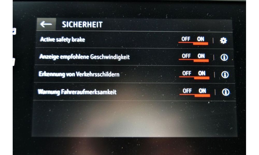 556884