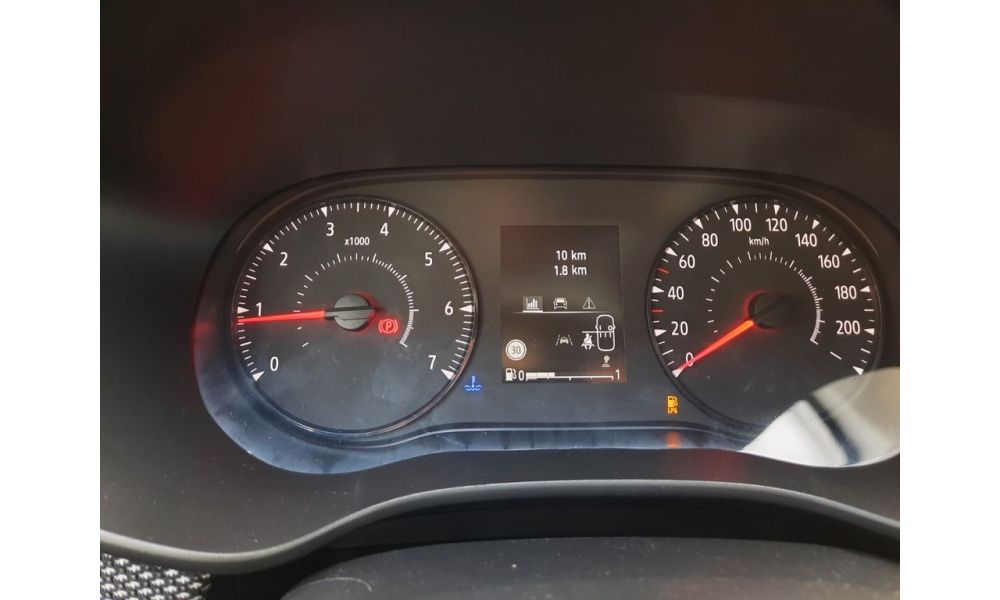 437841