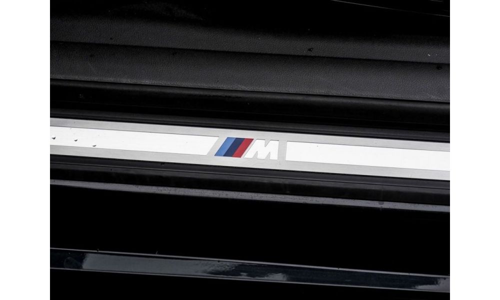 369715