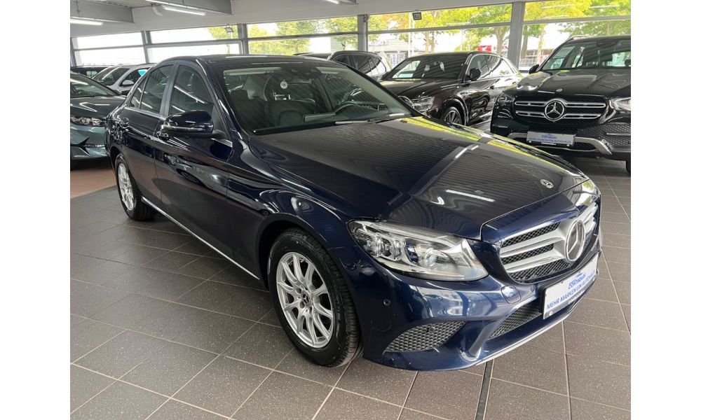 897998