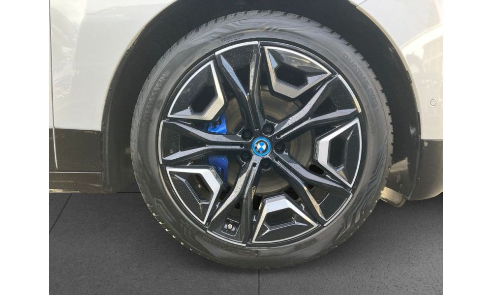 369315