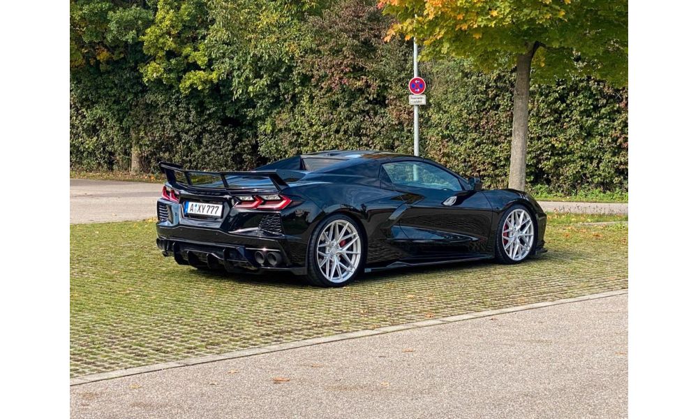 913628