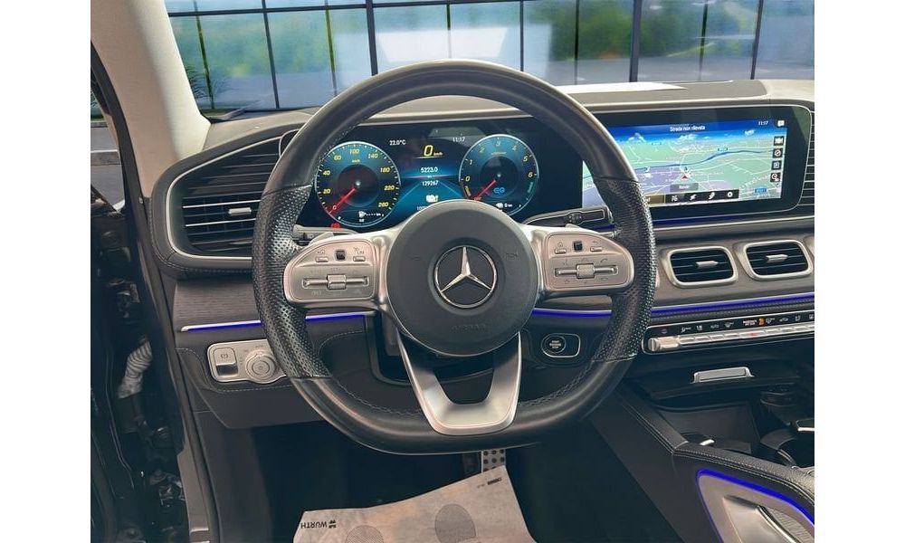 875631