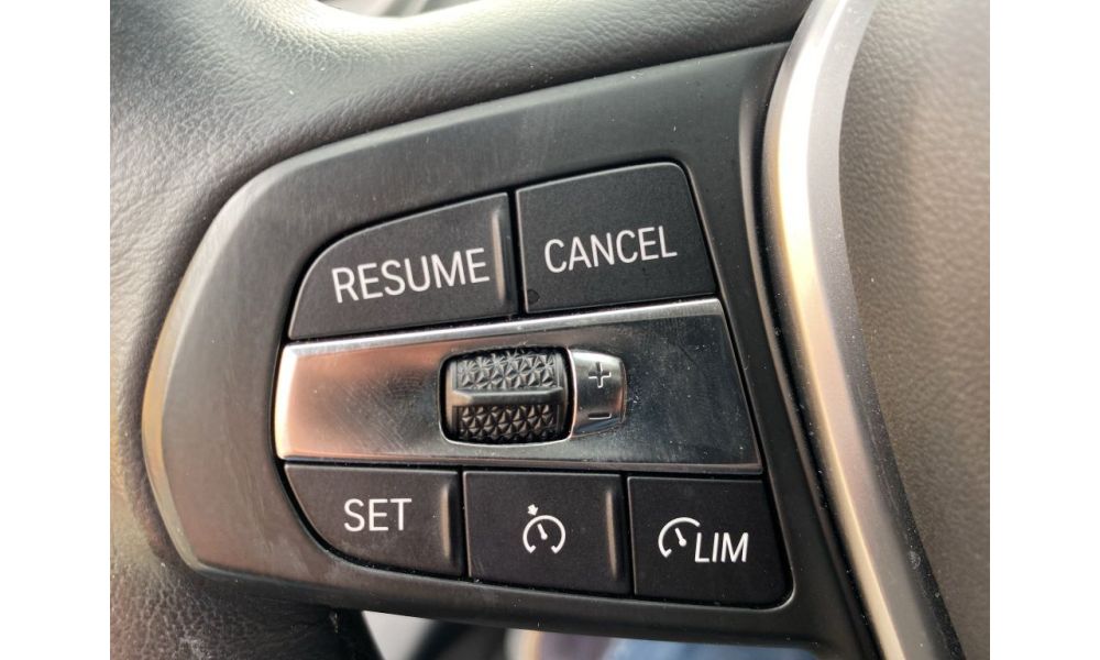823095