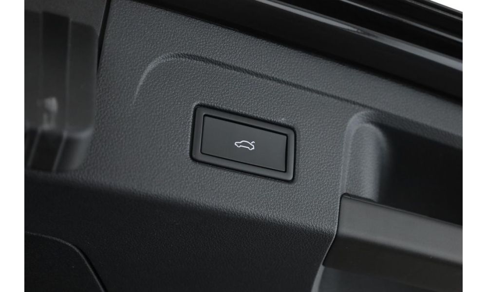 320100