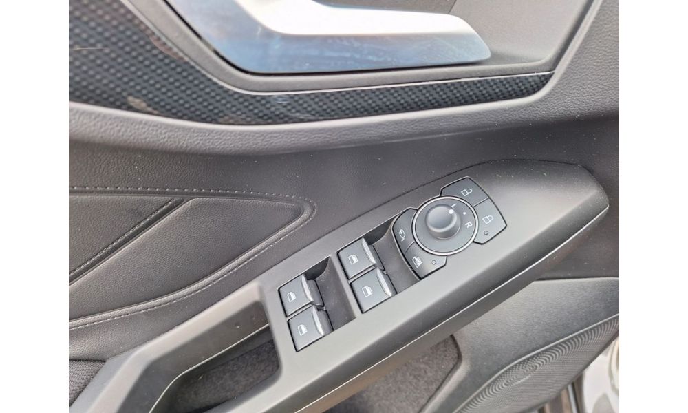 699118