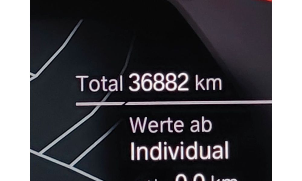 702785