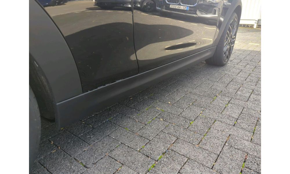 932401