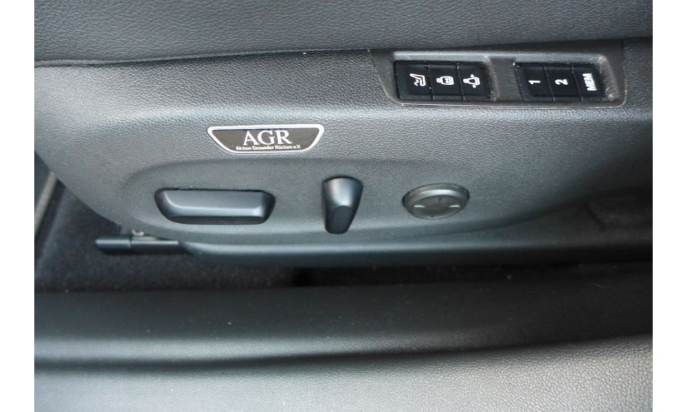 467369