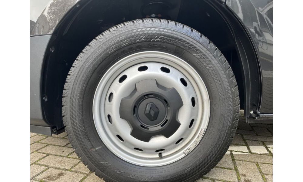 397915