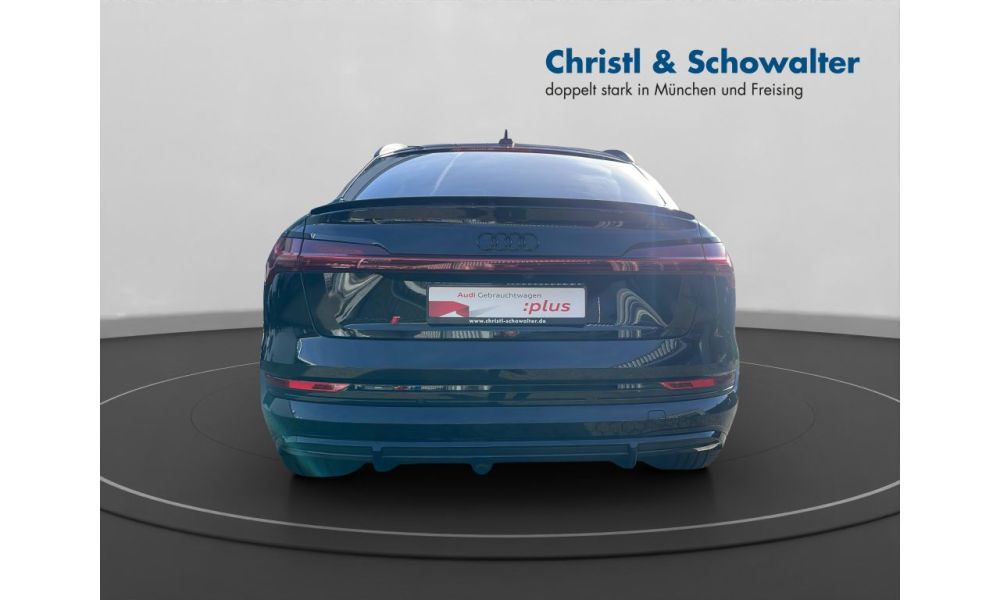 643945