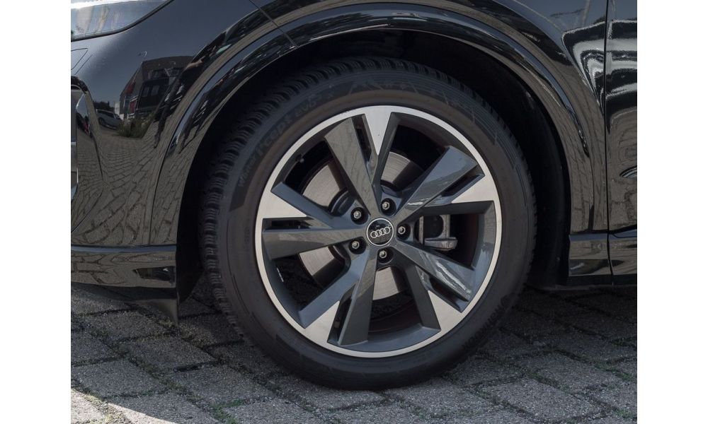 973915