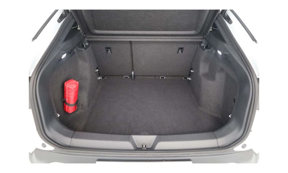 899868